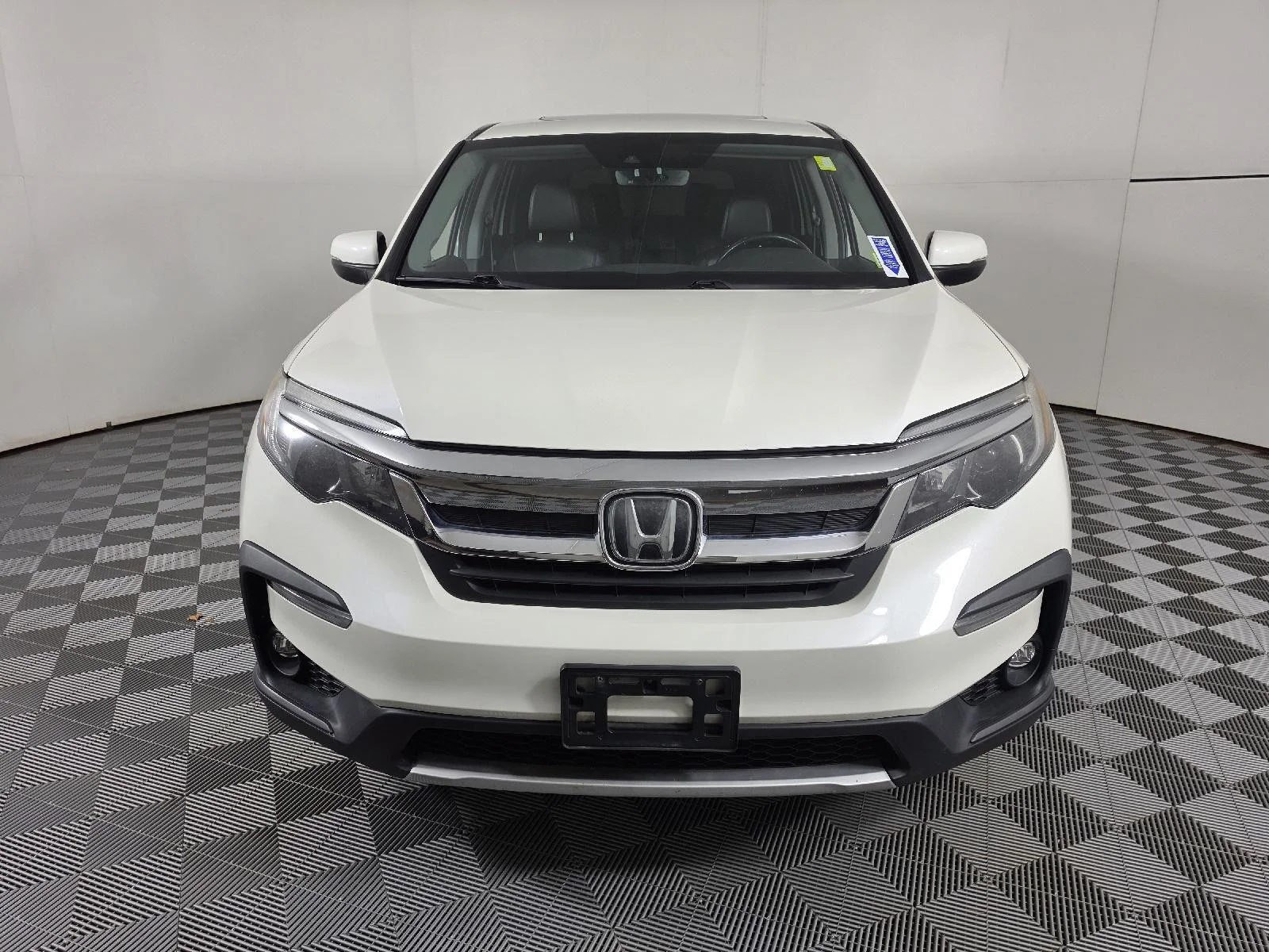 Used 2019 White Diamond Pearl Honda EX-L image 6