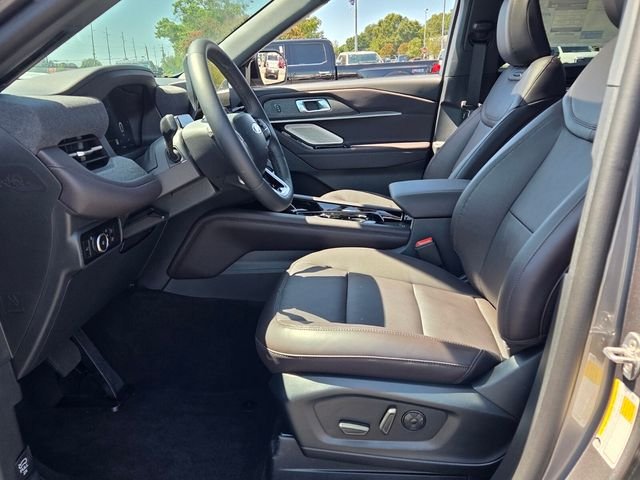 New 2026 Carbonized Gray Metallic Ford Platinum image 11