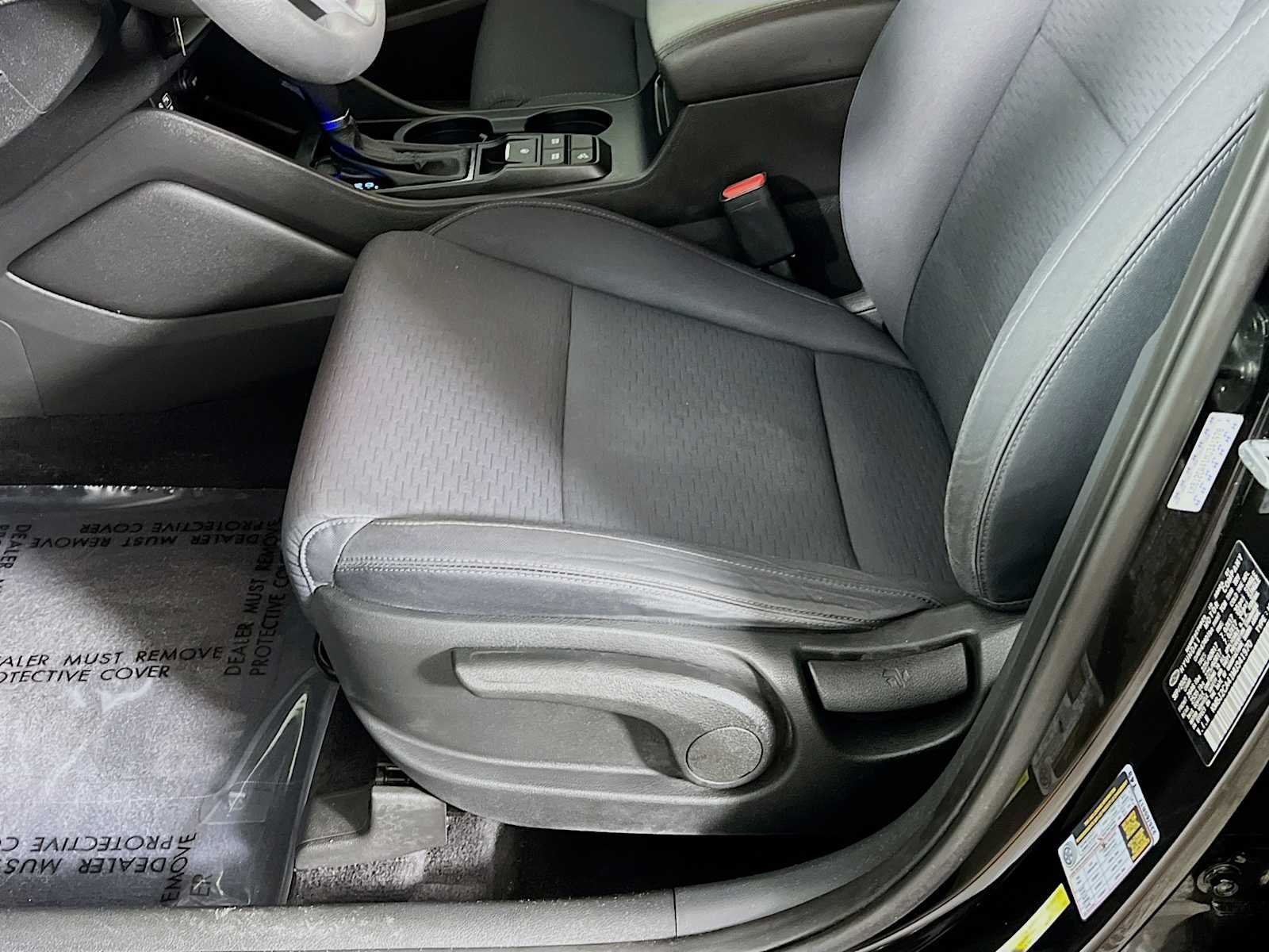 Used 2021 Black Noir Pearl Hyundai SE image 19