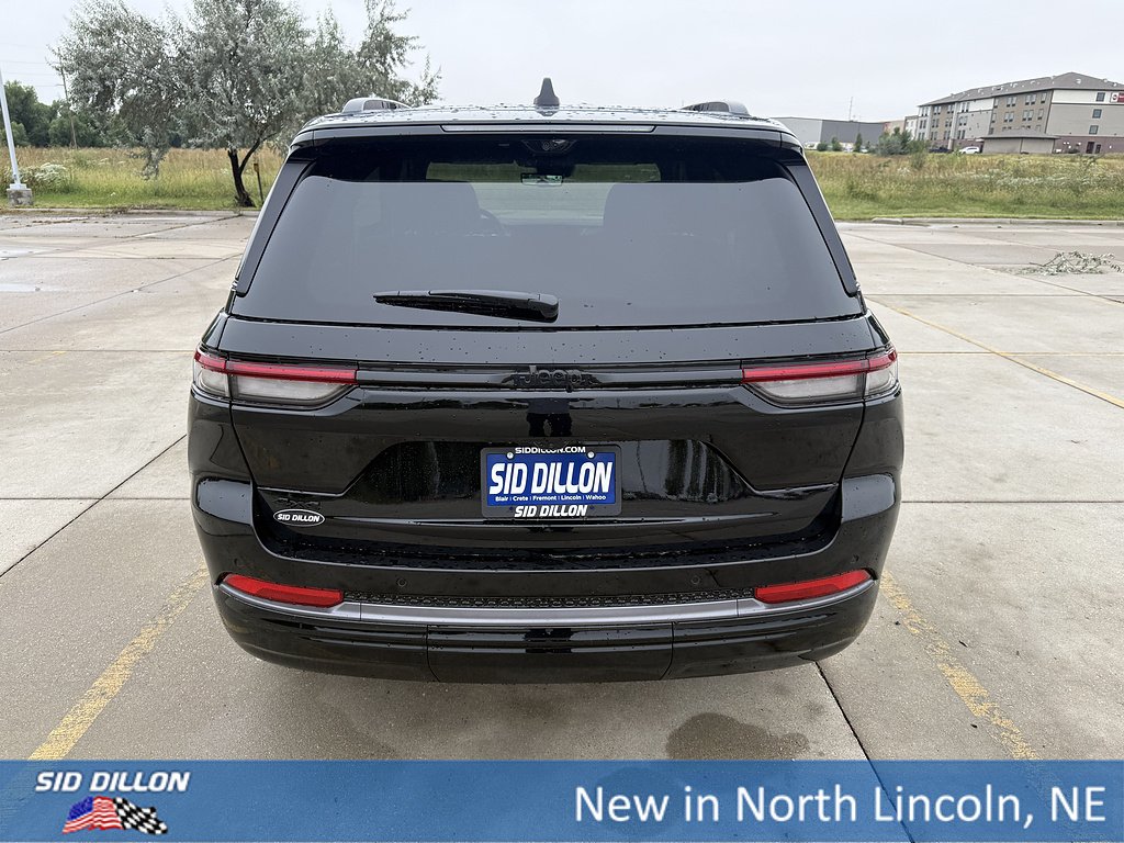 New 2027 High-Gloss Black Paint Jeep Limited Reserve image 4