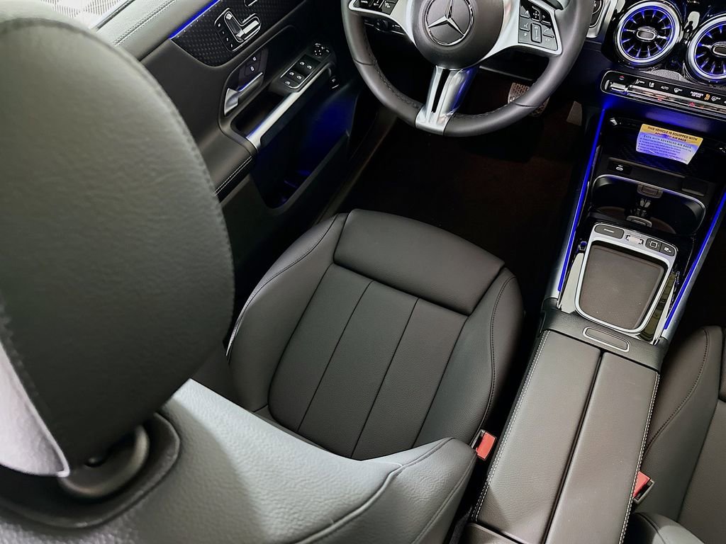 New 2026 Polar White Mercedes-Benz GLB 250 image 55