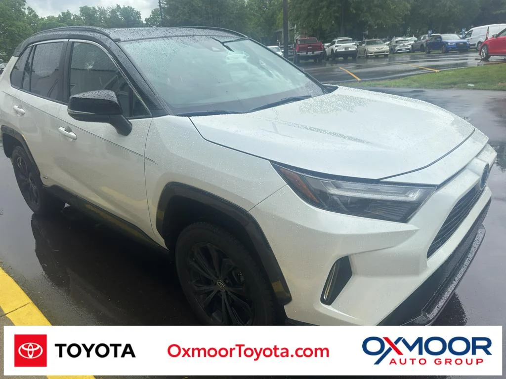 2022 Toyota RAV4 Hybrid XSE AWD's photo
