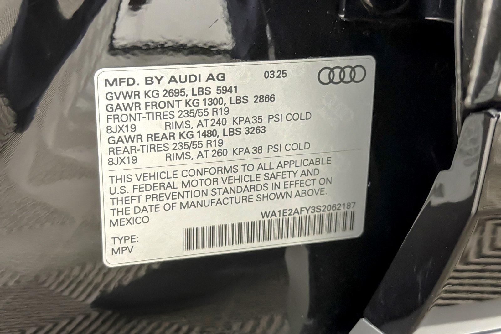 Used 2025 Mythos Black Metallic Audi S line Premium Plus 55 TFSI e quattro image 28