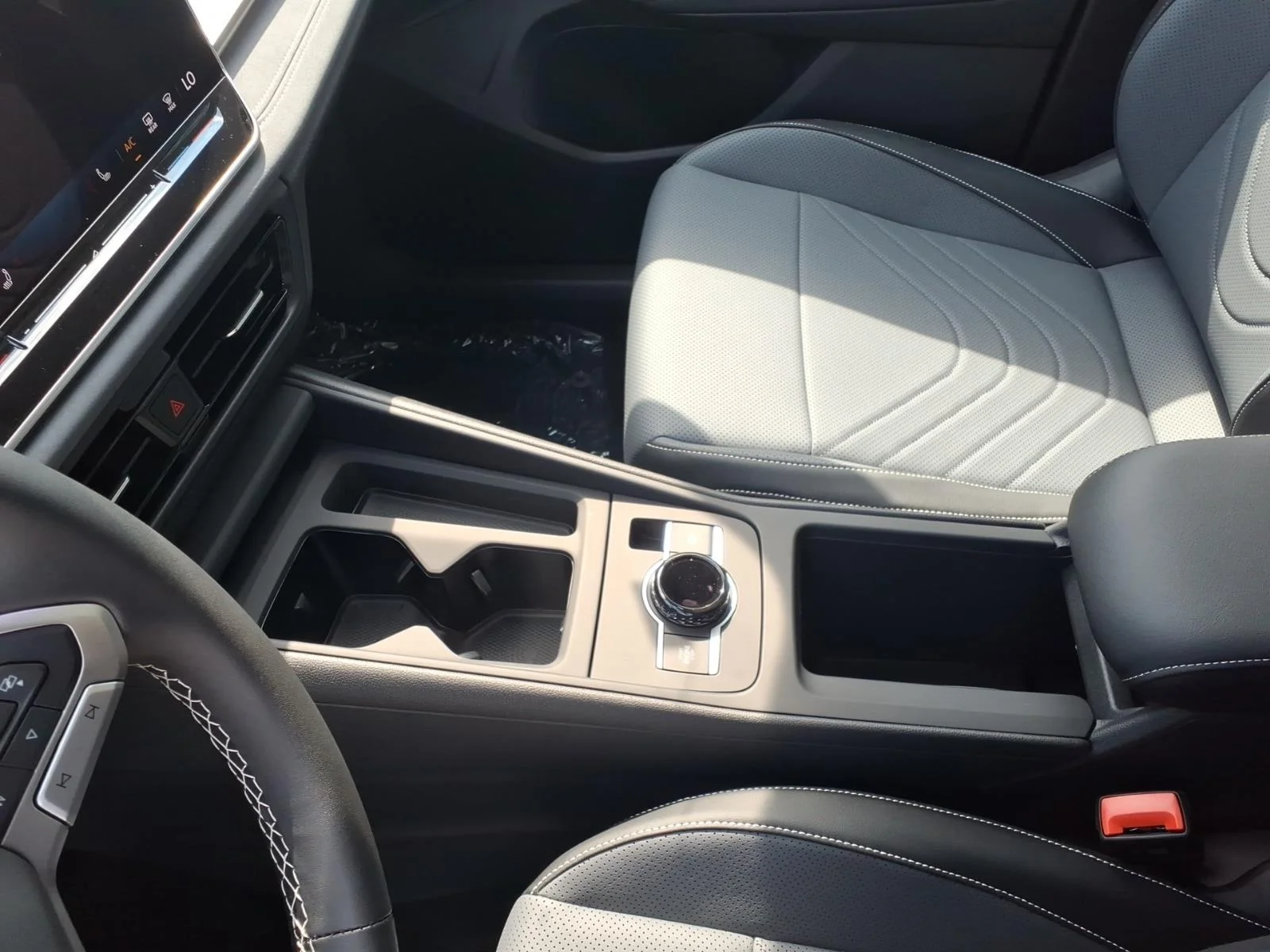 New 2026 Pure White Volkswagen SE 4MOTION image 8