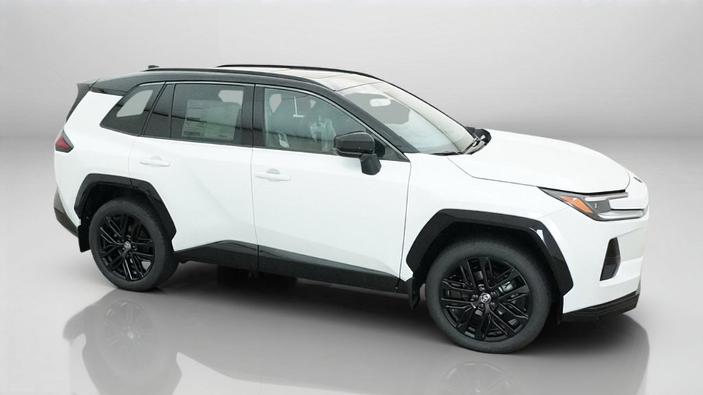 New 2026 Wind Chill Pearl with Midnight Black Metallic roof Toyota XSE image 8