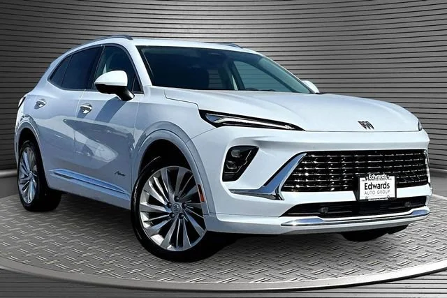 New 2026 Iridescent White Tricoat Buick Avenir image 2