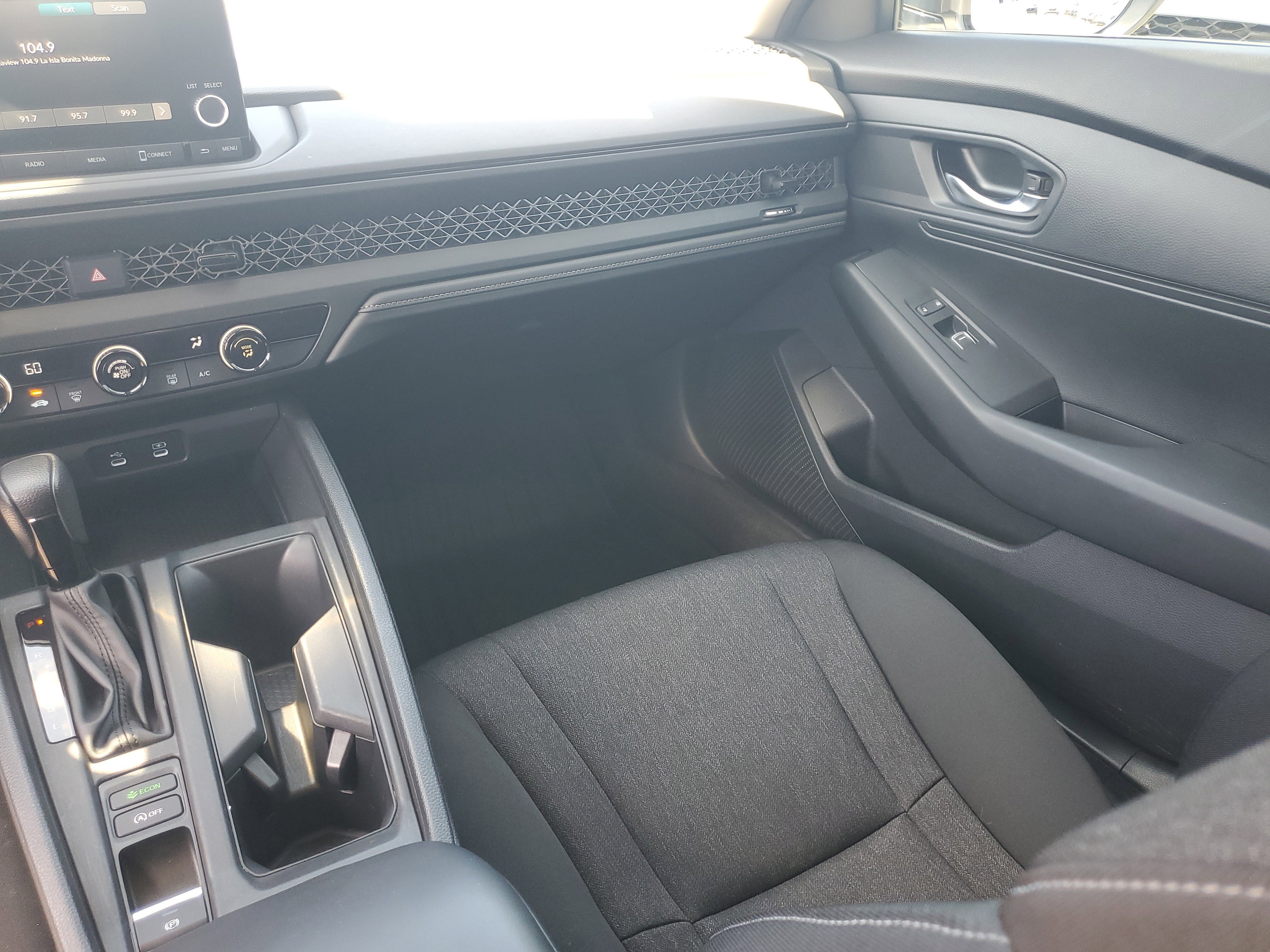 Used 2023 White Honda LX image 19