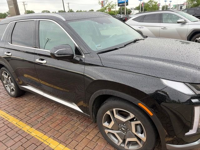 Used 2023 Black Hyundai Limited image 1