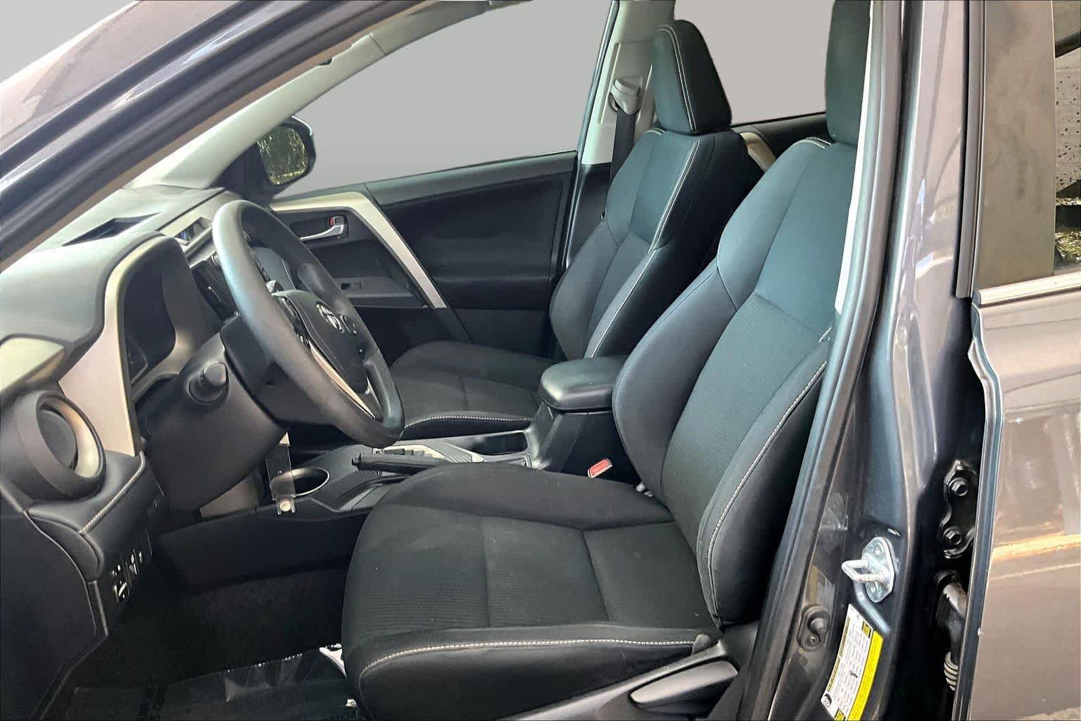 Used 2015 Magnetic Gray Metallic Toyota XLE image 9