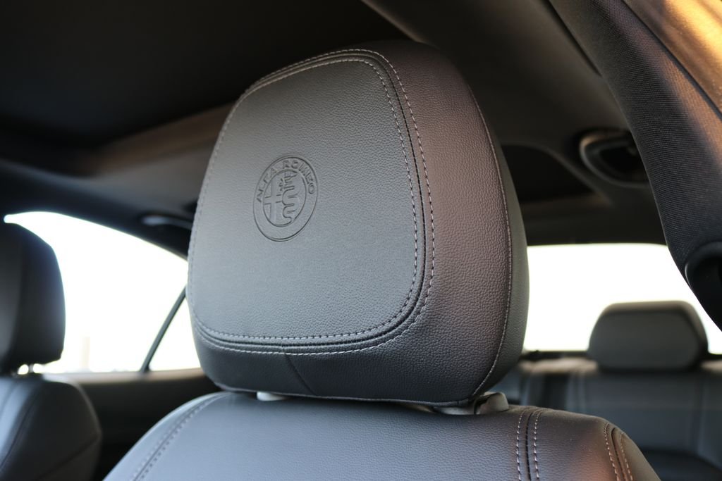 2025 Alfa Romeo Giulia Base - Photo 15