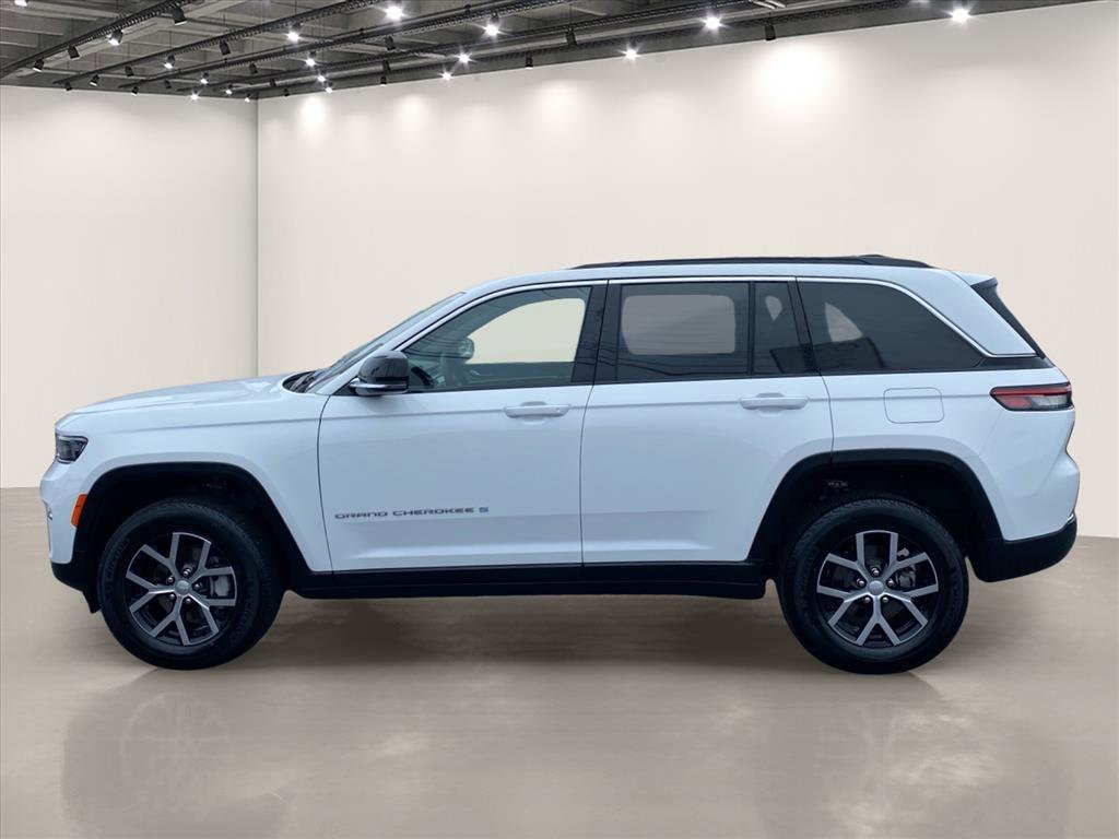 Used 2025 Bright White Clearcoat Jeep Limited image 4