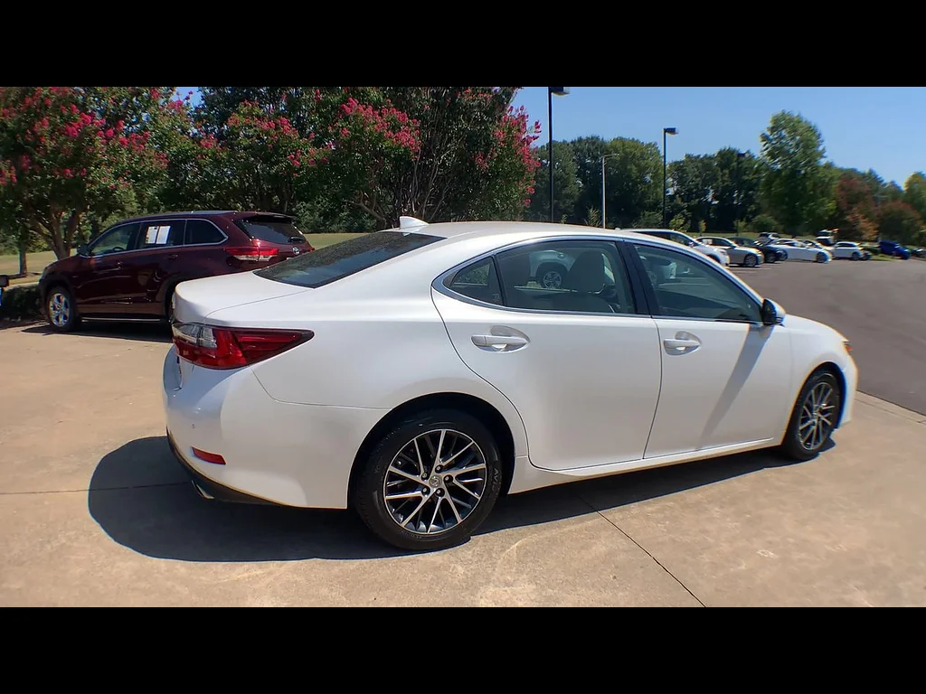 Used 2018 Eminent White Pearl Lexus 350 image 8
