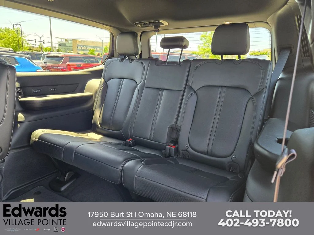 New 2026 High Gloss Black Exterior Paint Jeep Limited Altitude image 28