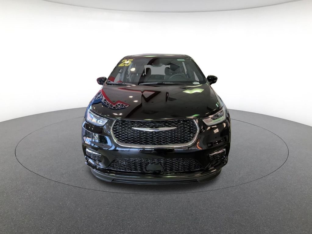 Used 2025 Black Chrysler Mobliity- Braunability - XI image 17