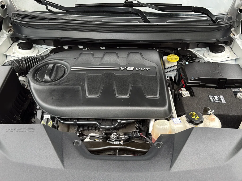 Used 2021 White Jeep Trailhawk image 32