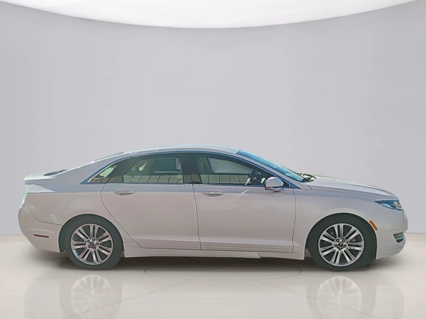 Used 2013 White Lincoln FWD image 6