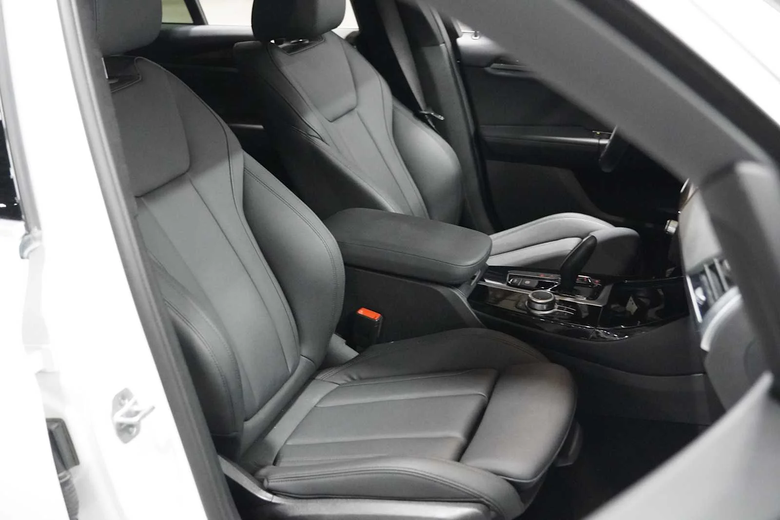 Used 2021 Alpine White BMW xDrive30i image 11