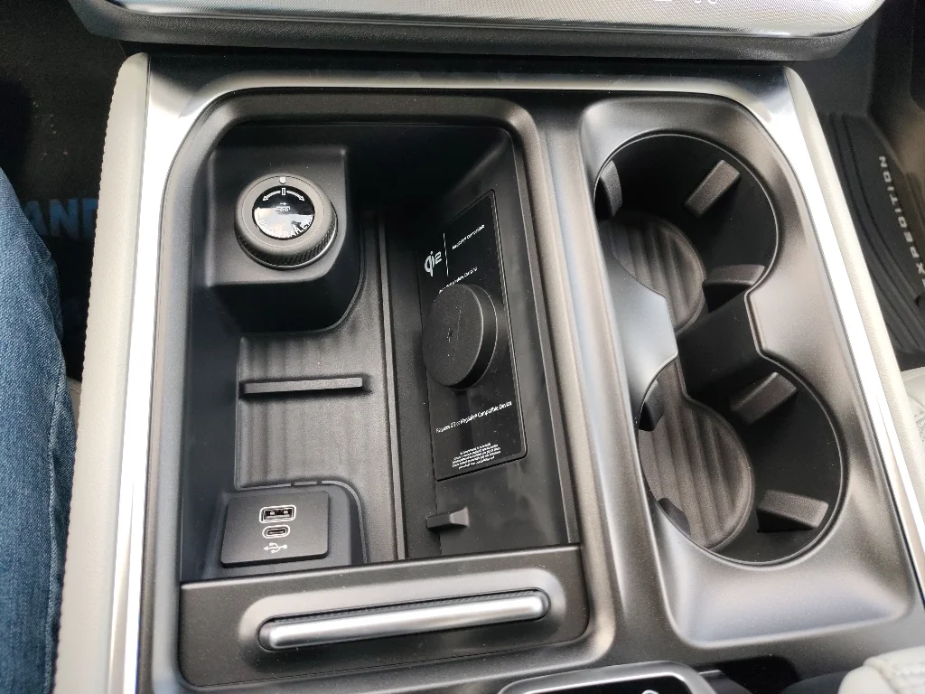 New 2027 Star White Metallic Tri-Coat Ford MAX Platinum image 30