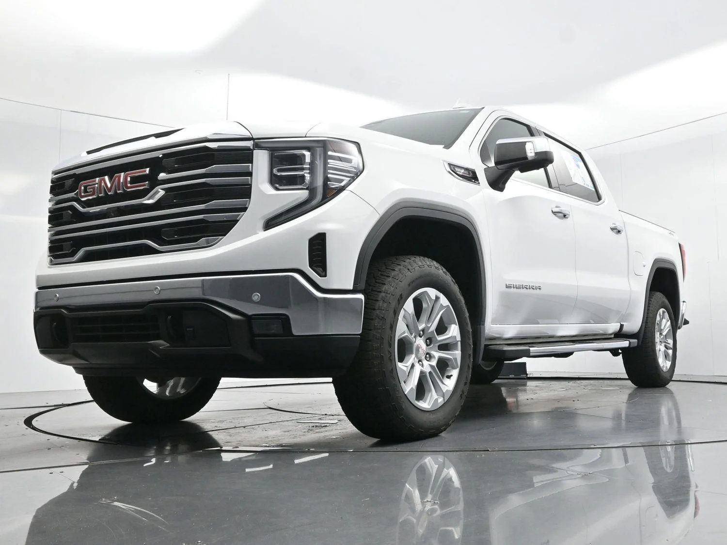 Used 2023 Summit White GMC SLT image 49