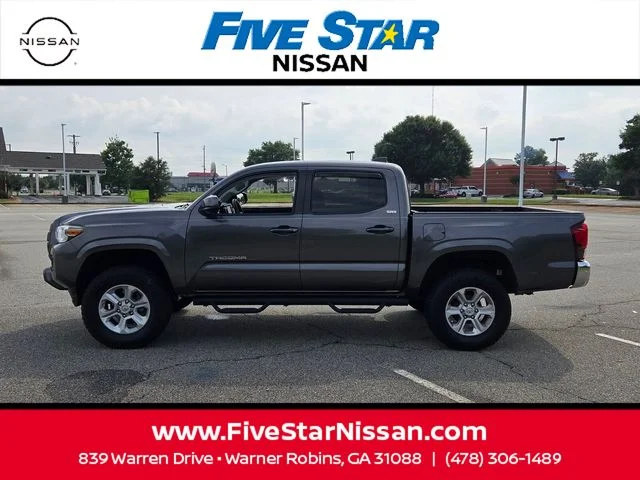 Used 2020 Gray Toyota SR5 image 4