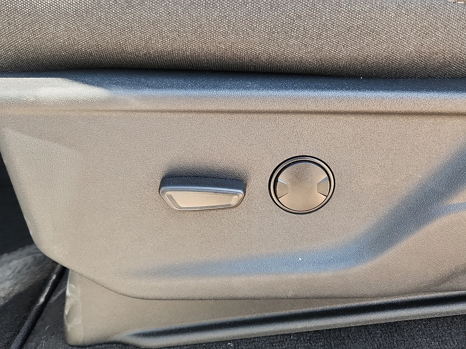 New 2027 Oxford White Ford XLT image 16
