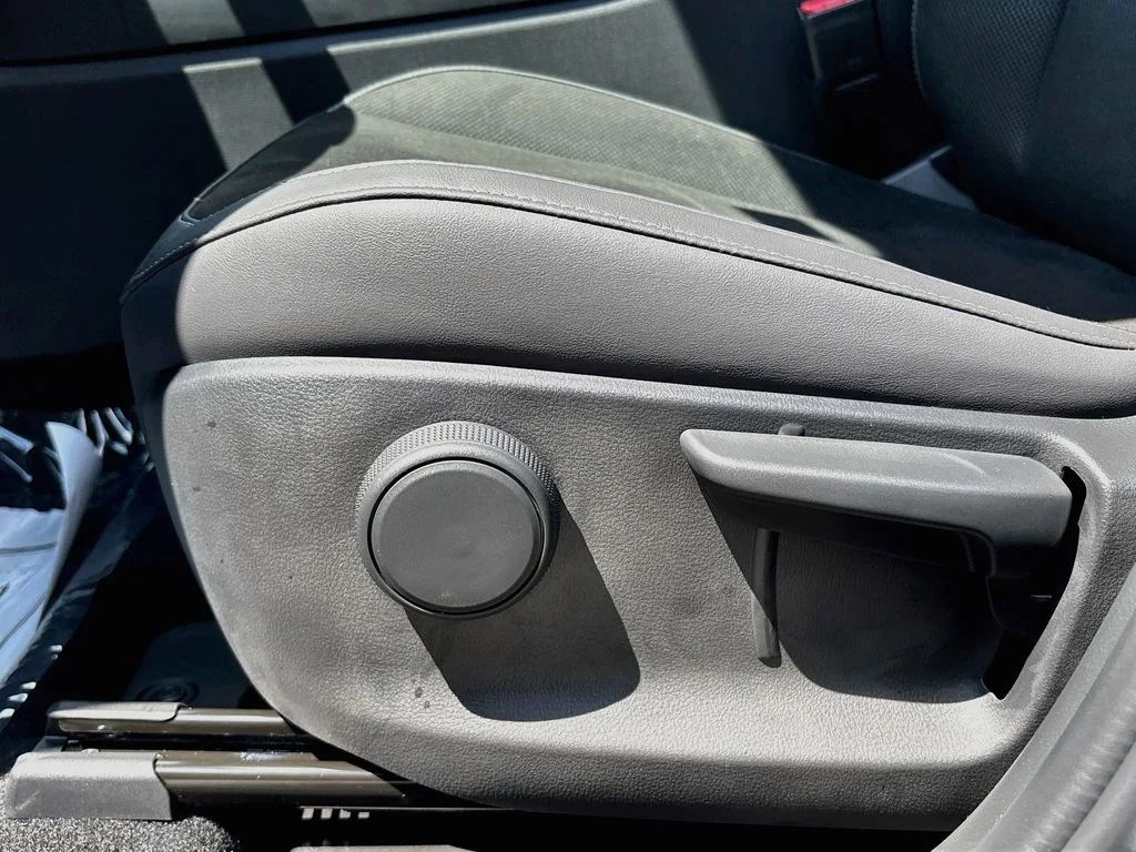 New 2026 Jet Black Mica Mazda 2.5 S Select AWD image 19