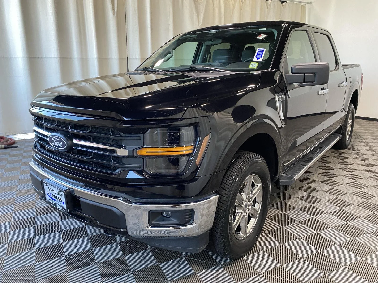 Used 2025 Agate Black Ford XLT image 6