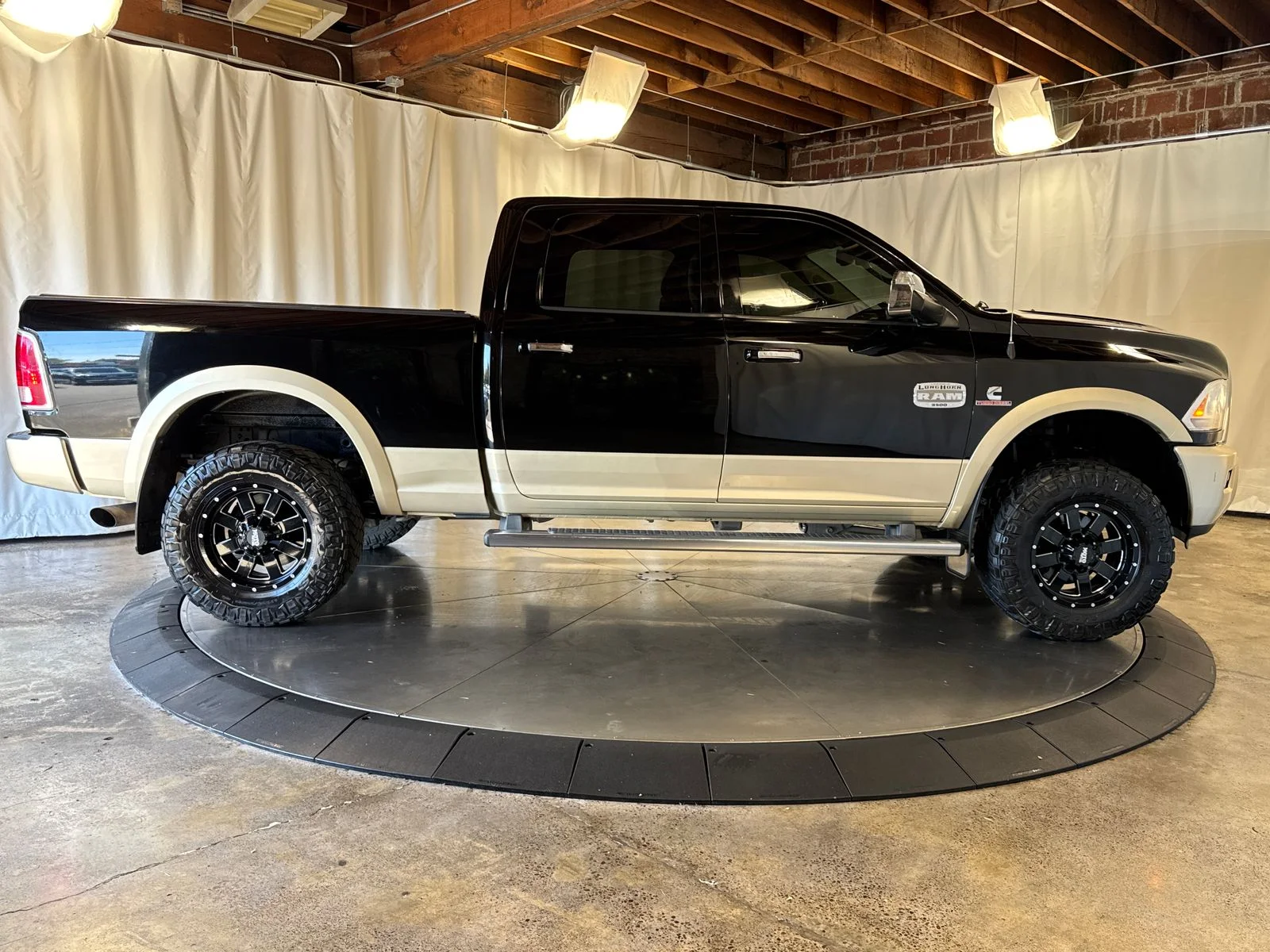 Used 2015 Black Ram Laramie Longhorn image 13