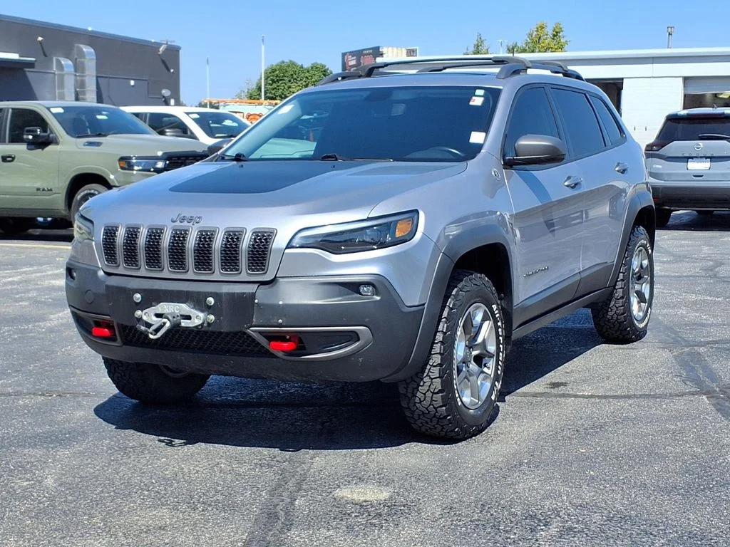 Used 2019 Jeep Cherokee Trailhawk with VIN 1C4PJMBX1KD385383 for sale in Kansas City