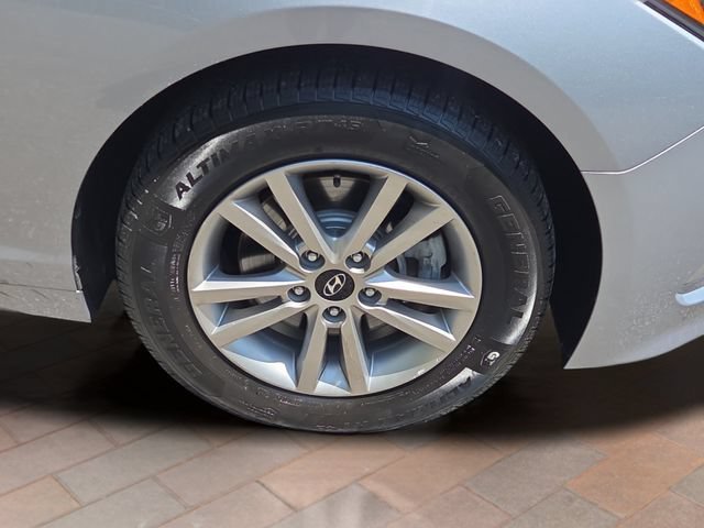 Used 2016 Shale Gray Metallic Hyundai 2.4L SE image 4
