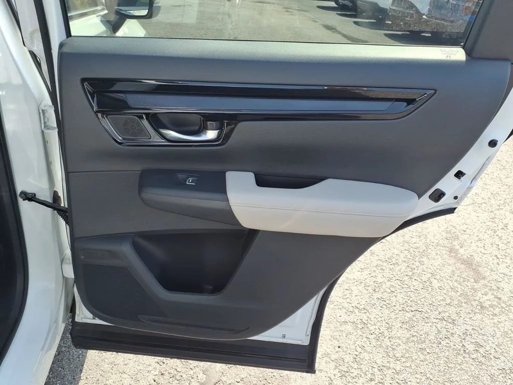 Used 2024 White Honda EX-L image 16