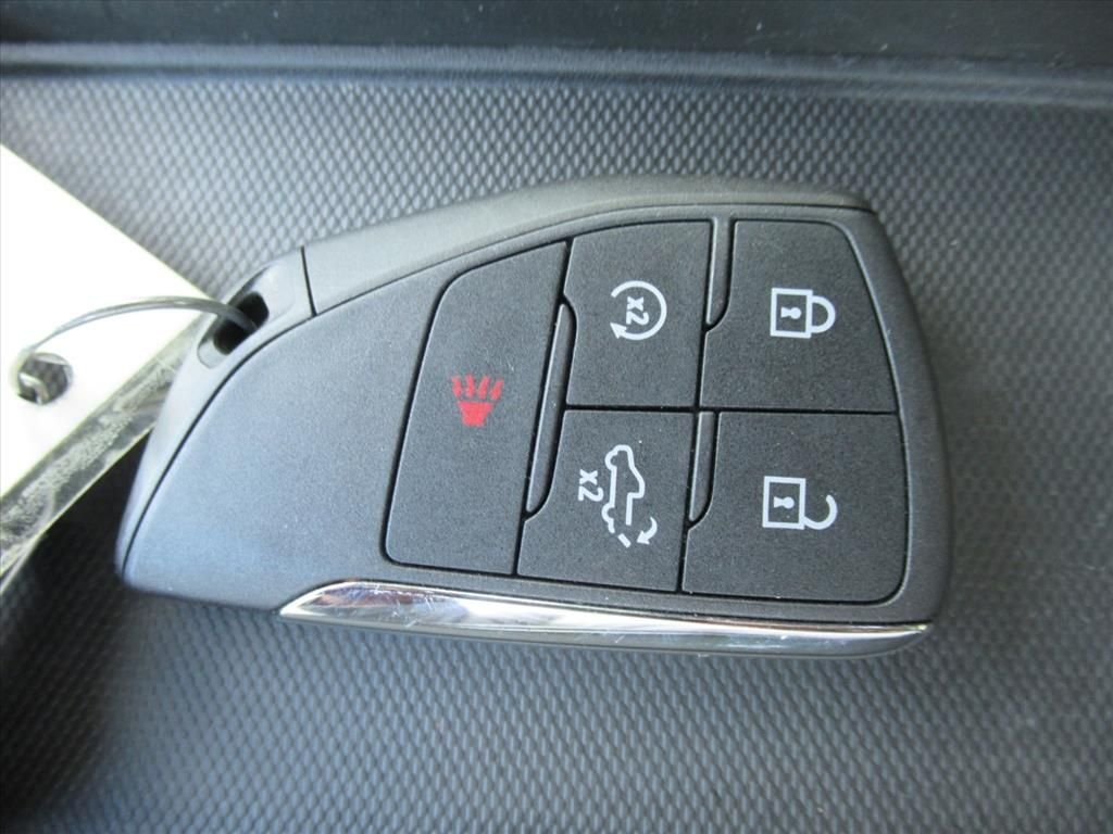 Used 2024 White Chevrolet LT image 27