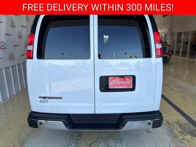 2025 Chevrolet Express Passenger LT - Photo 22