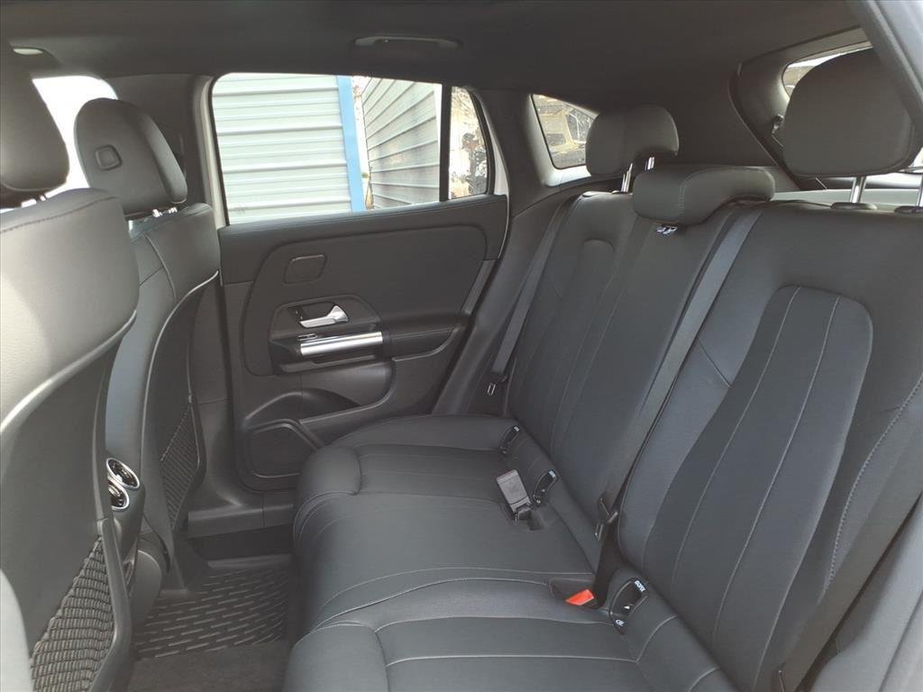 New 2026 Polar White Mercedes-Benz GLA 250 image 7