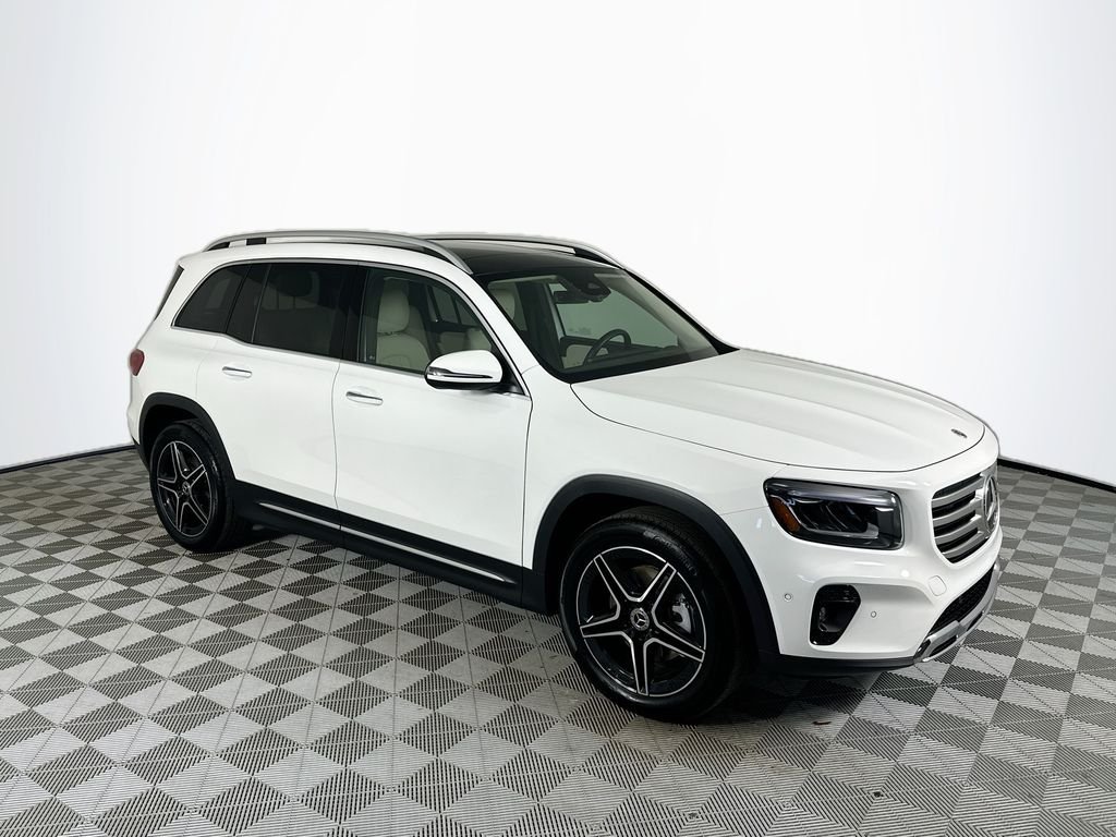 2026 Mercedes-Benz GLB GLB 250's photo