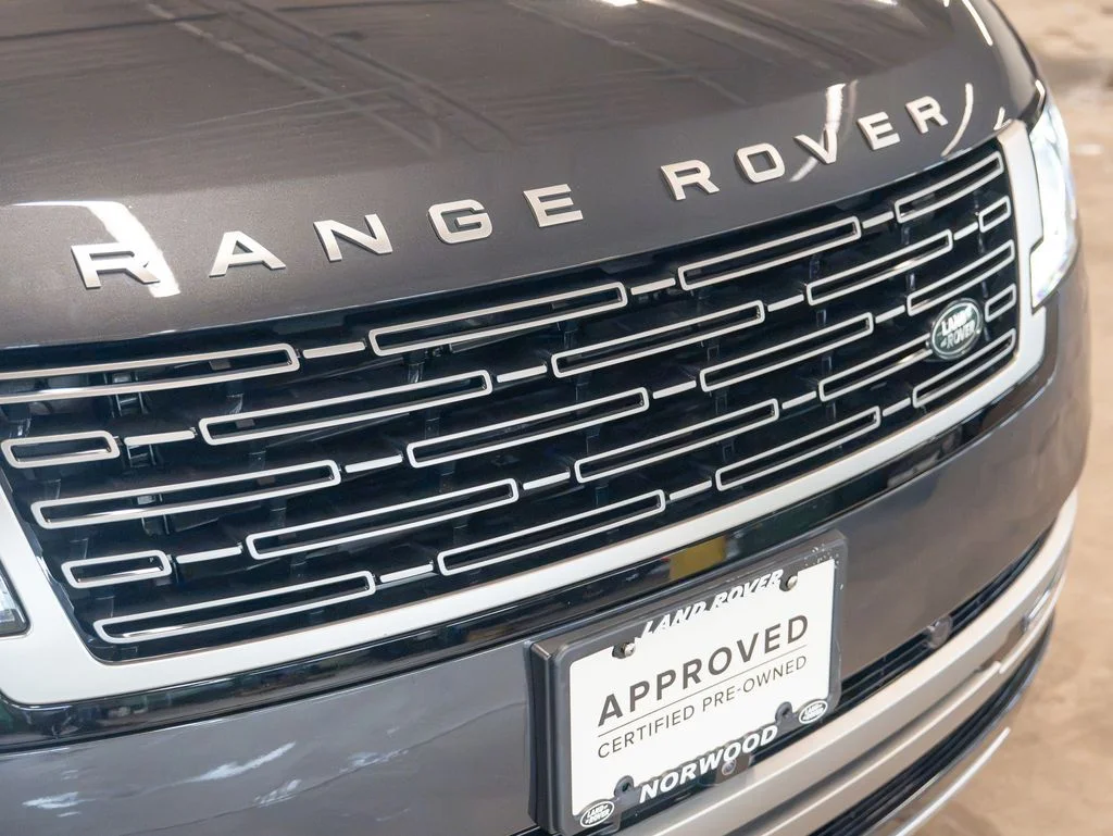 Used 2025 Gray Land Rover SE image 15