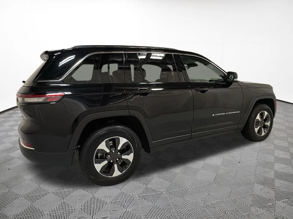 Certified Used 2024 Black Jeep 4xe image 9