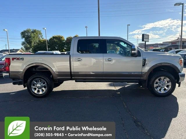 Used 2017 White Gold Metallic Ford  image 4