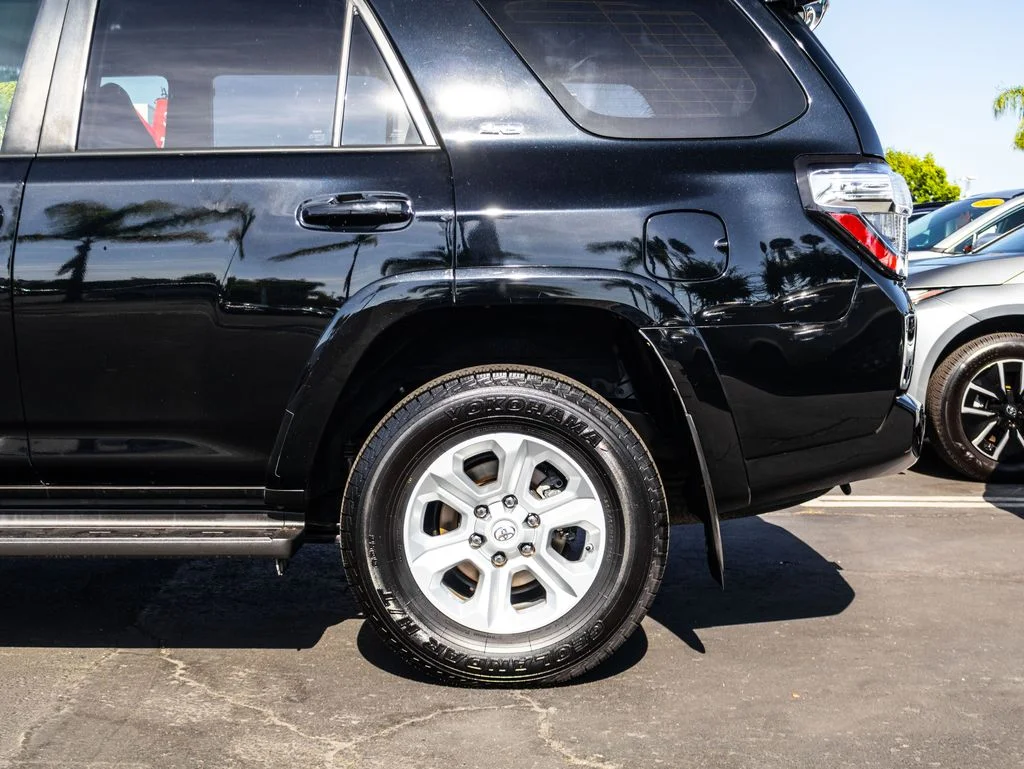 Used 2016 Black Toyota SR5 Premium image 6