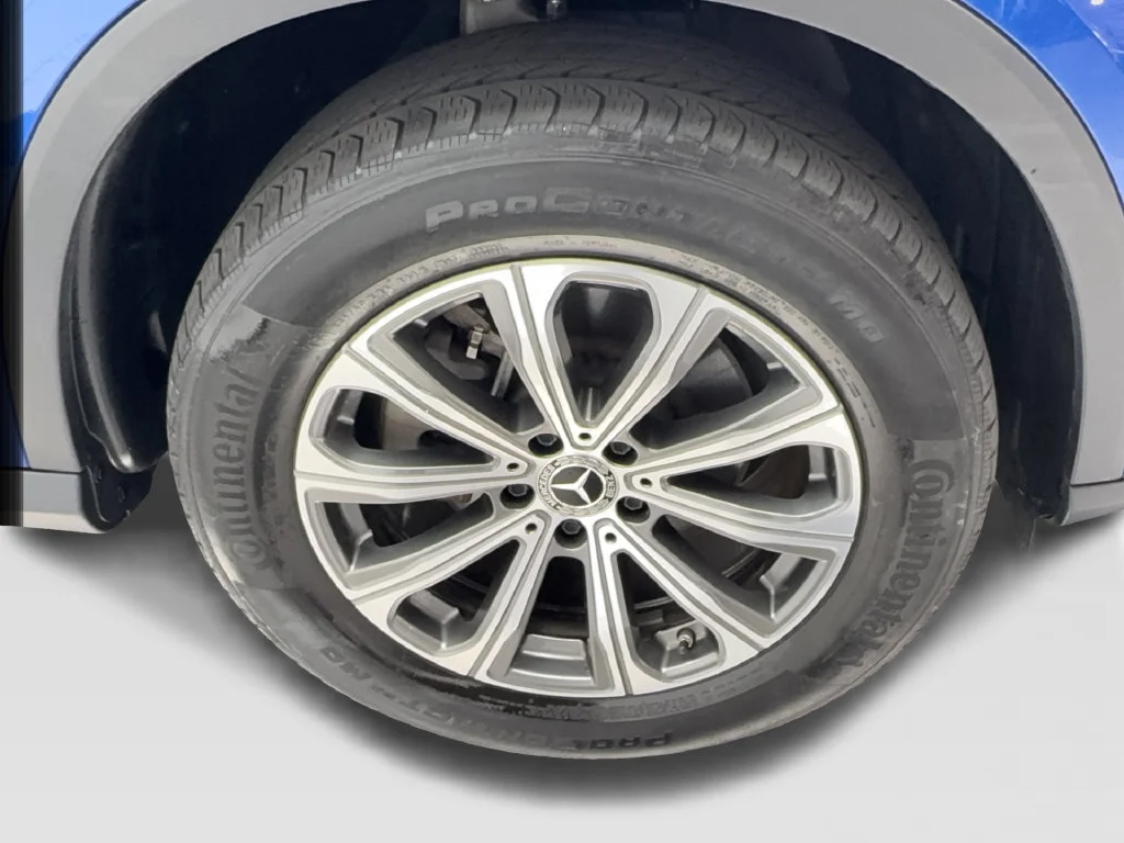 Used 2023 Blue Mercedes-Benz GLC 300 image 16