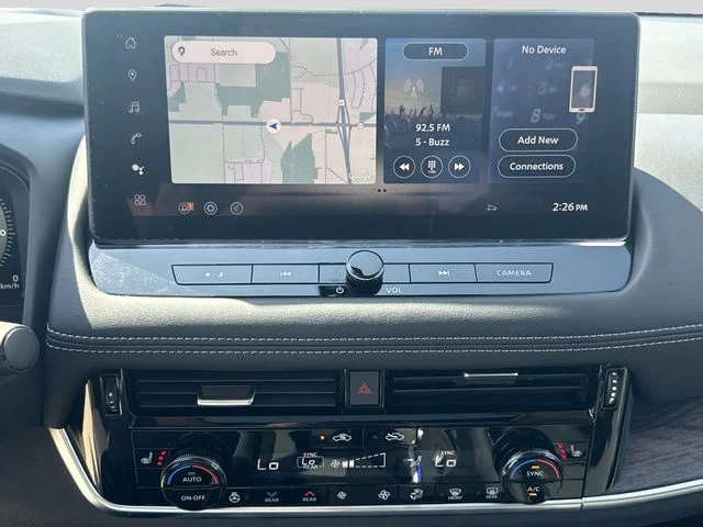 2025 Nissan Rogue Platinum - Photo 12