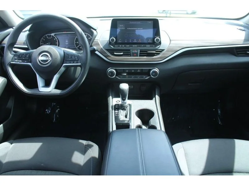 2025 Nissan Altima SV - Photo 13