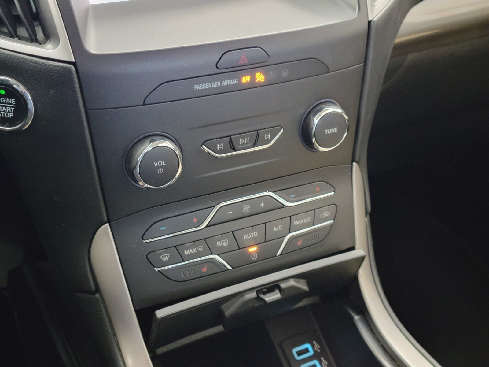 Used 2019 Blue Ford SEL image 21