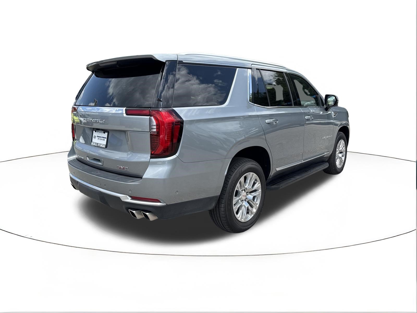 Used 2025 Titanium Rush Metallic GMC Denali image 3