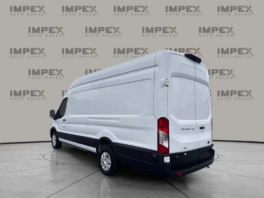 Used 2025 White Ford Base image 3