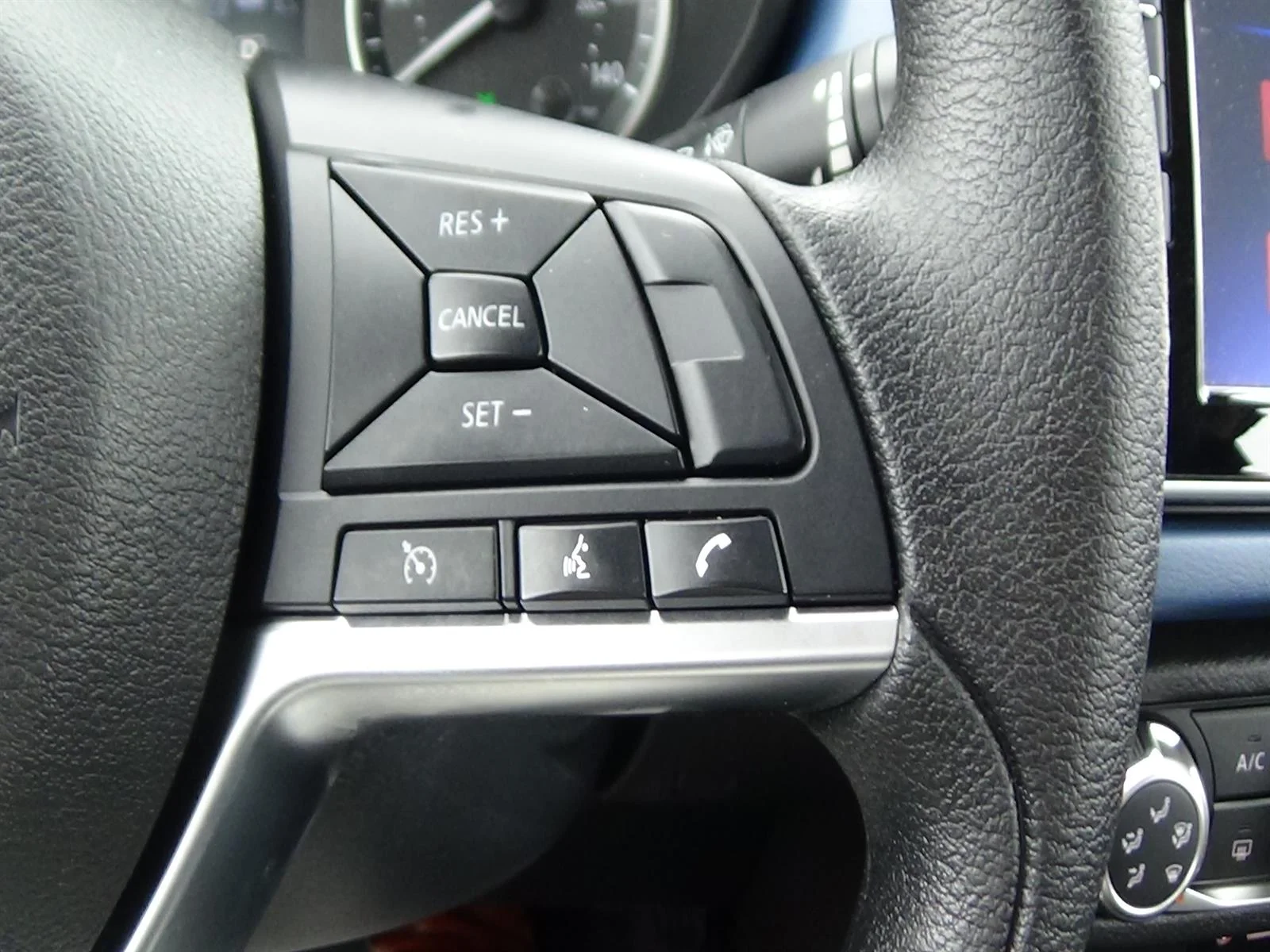 Used 2025 Super Black (kh3) Nissan SV image 20