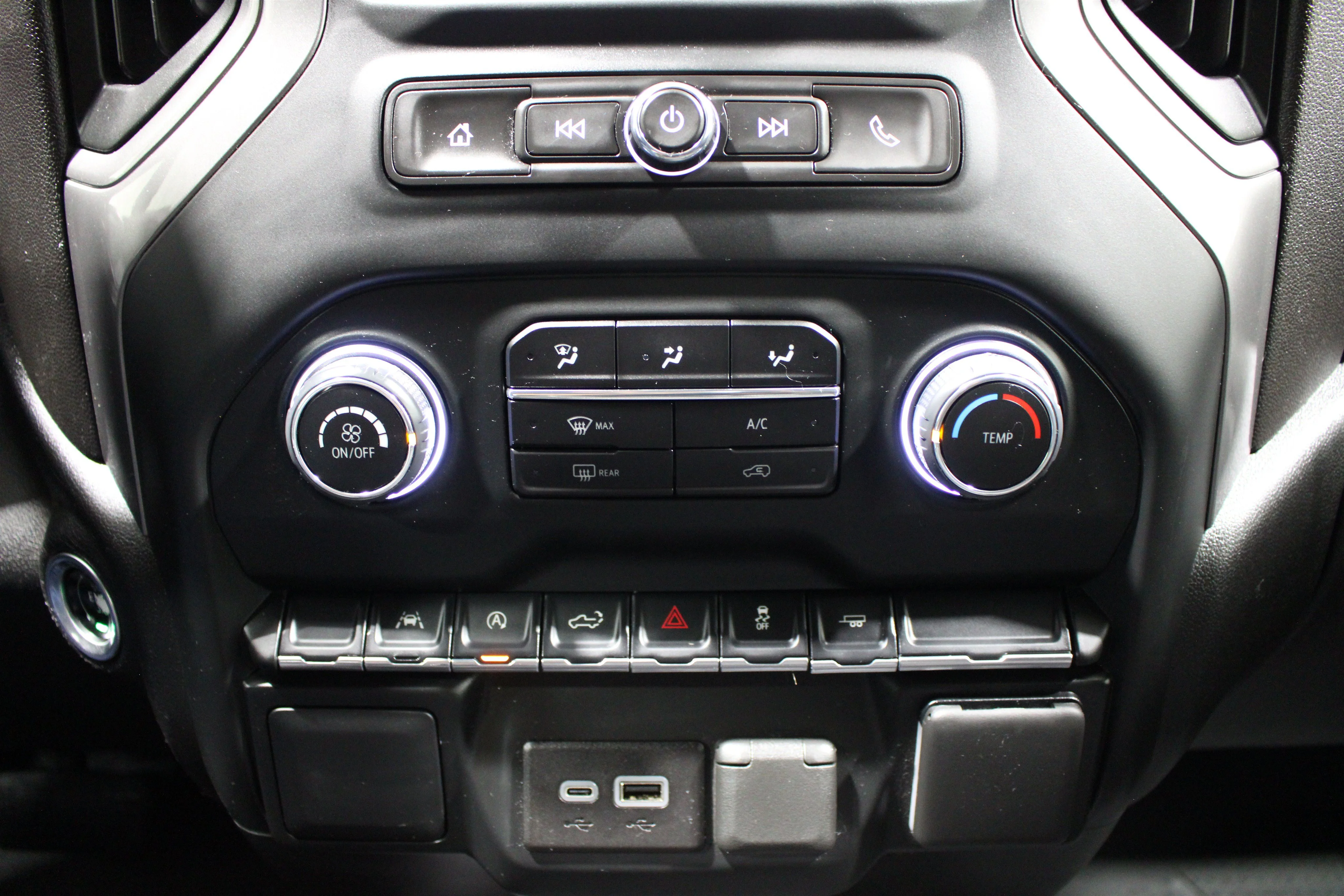 2024 Chevrolet Silverado 1500 Custom - Photo 16