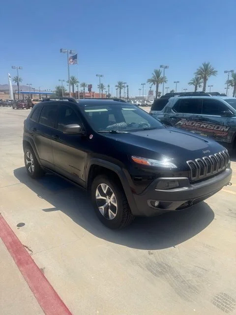 Used 2018 Black Jeep Trailhawk image 2