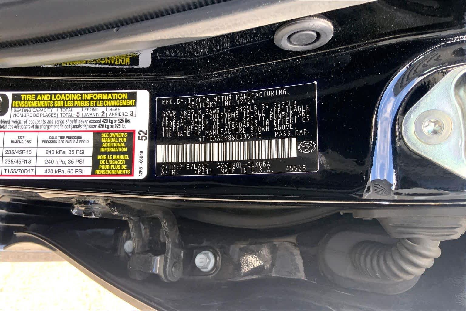 Used 2025 Midnight Black Metallic Toyota XLE image 34