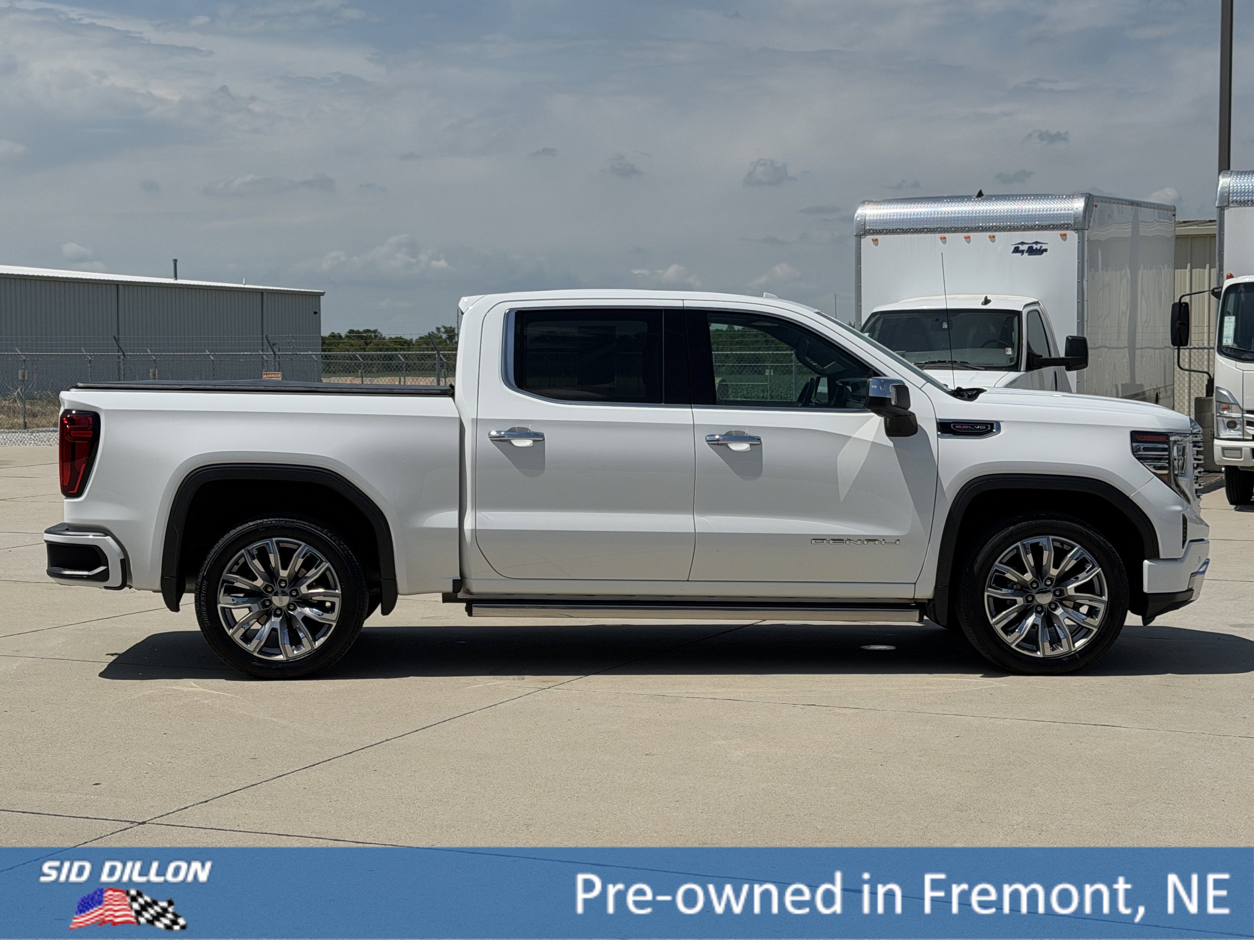 Used 2023 Summit White GMC Denali image 3